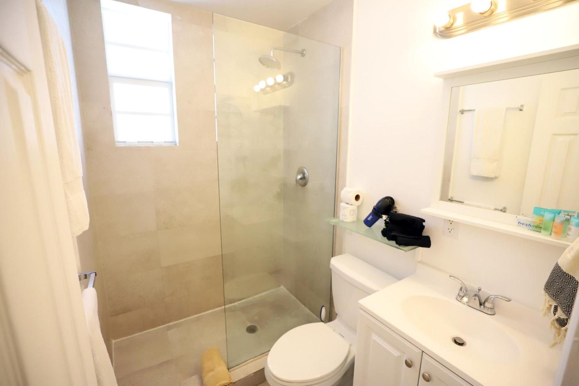 South Beach Steps To Ocean Drive Free Parking & Pet Friendly Маями Бийч Екстериор снимка